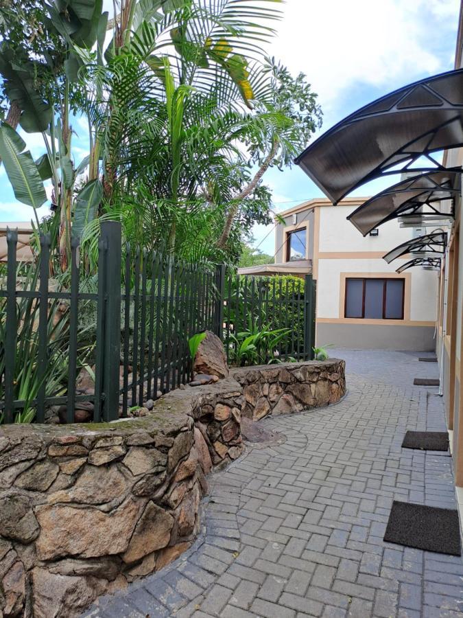 Amigos Bed & Breakfast - No Loadshedding Mbombela Bagian luar foto