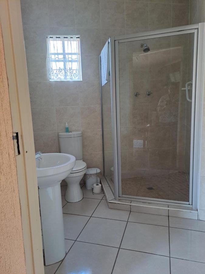 Amigos Bed & Breakfast - No Loadshedding Mbombela Bagian luar foto